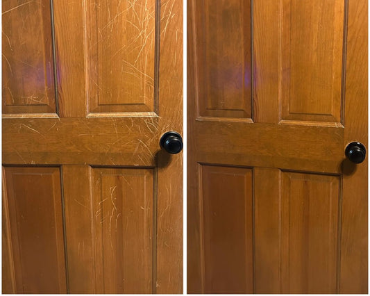 Porte en bois rayée, avant et après application du bâton réparateur